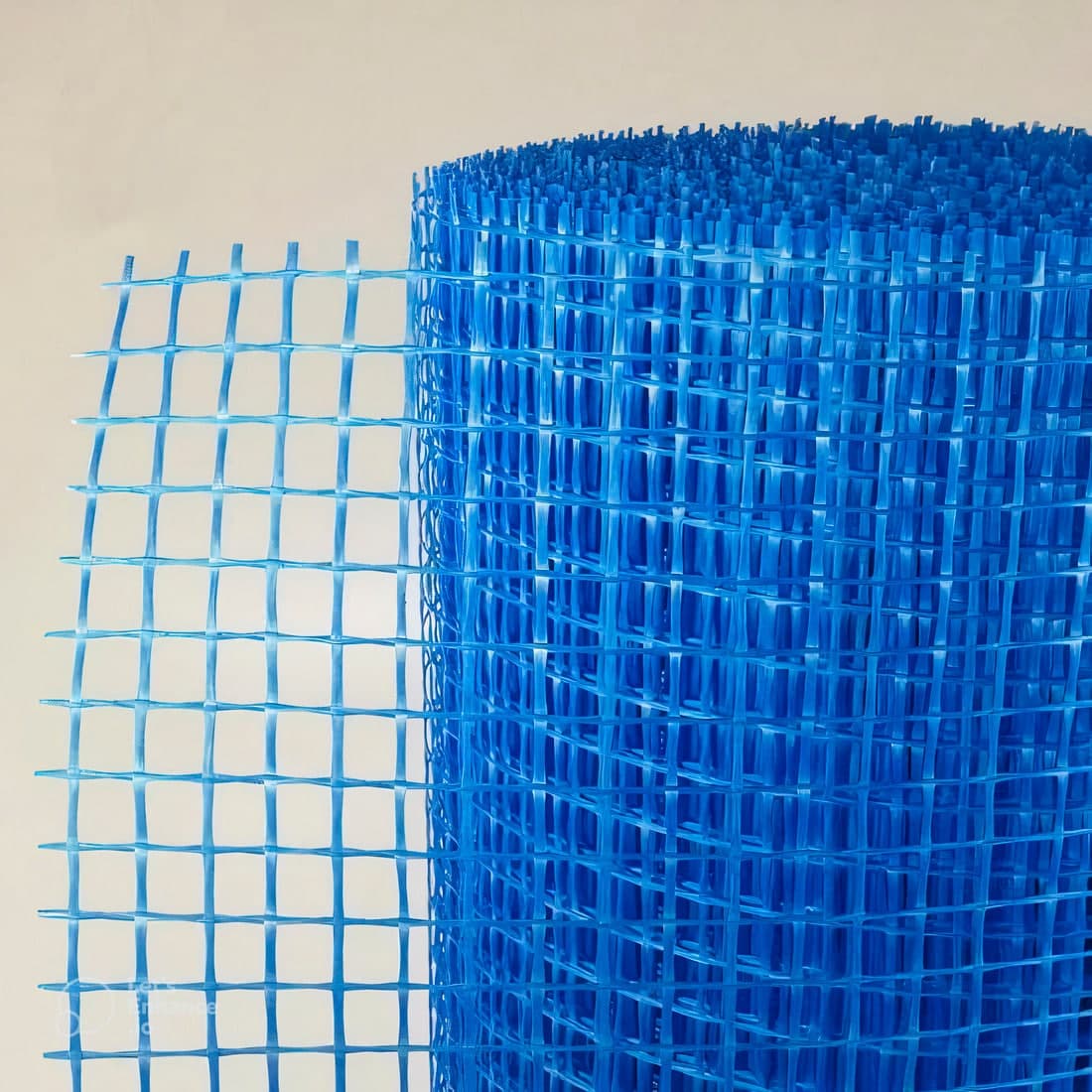 Fiberglass Mesh 7x7mm 115gr/m² - Detailed view showing premium fiberglass mesh structure for construction reinforcement
